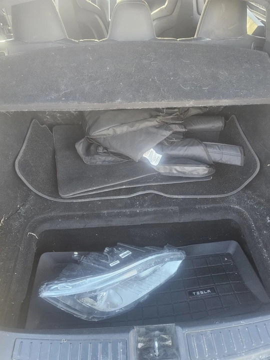 2015 Tesla Model S - Image 19 of 21