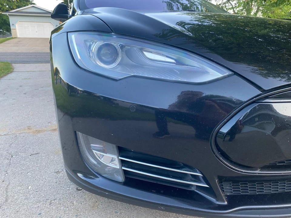 2015 Tesla Model S - Image 10 of 31