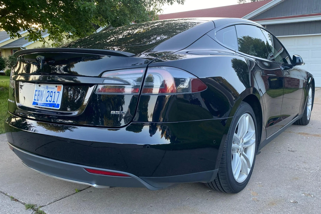 2015 Tesla Model S - Image 4 of 31