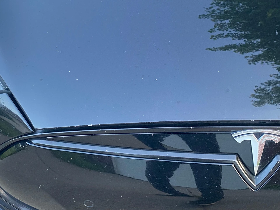 2015 Tesla Model S - Image 19 of 31