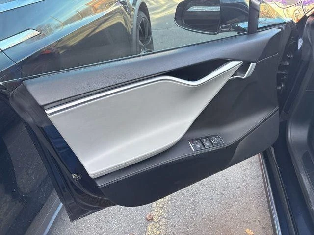 2015 Tesla Model S - Image 12 of 21