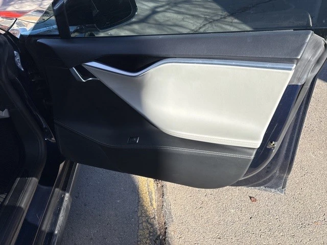 2015 Tesla Model S - Image 21 of 21