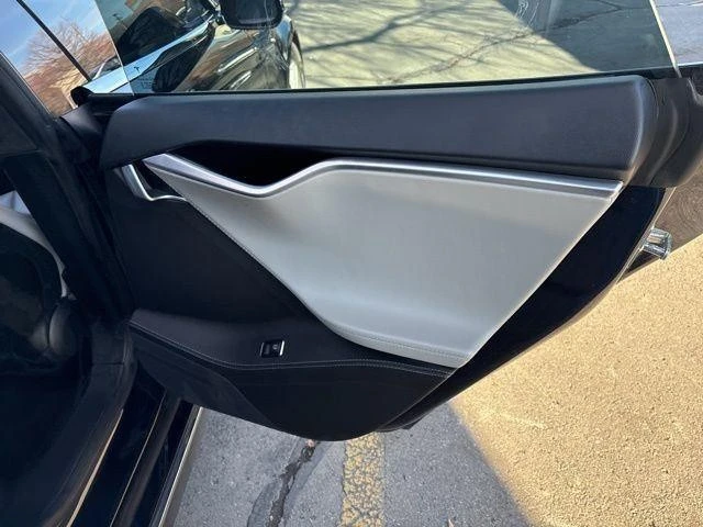 2015 Tesla Model S - Image 19 of 22
