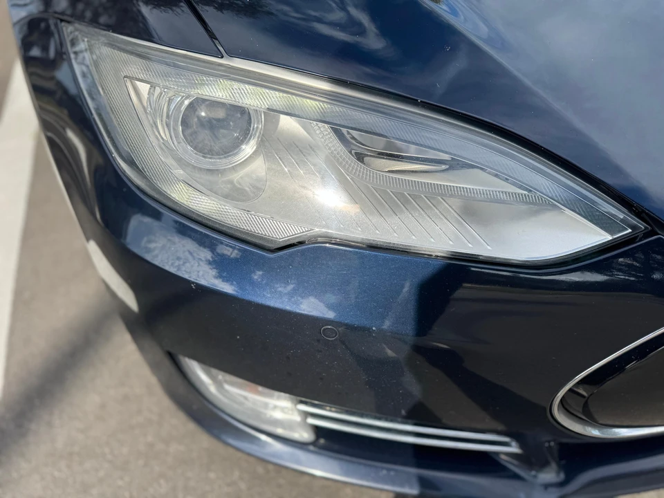 2015 Tesla Model S - Image 9 of 31