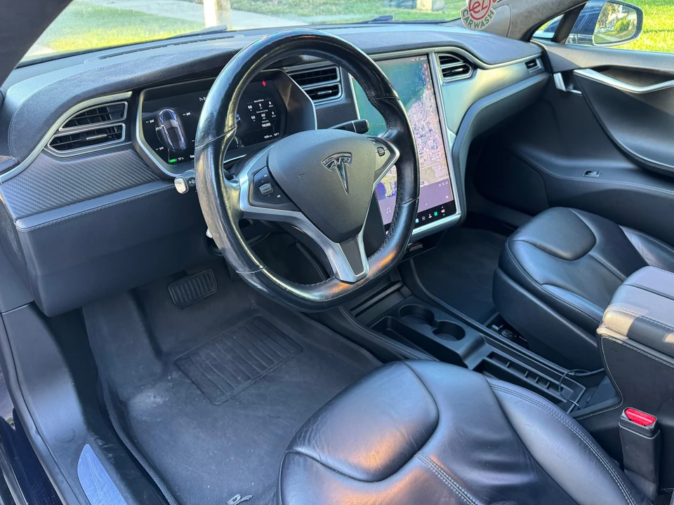 2015 Tesla Model S - Image 31 of 31
