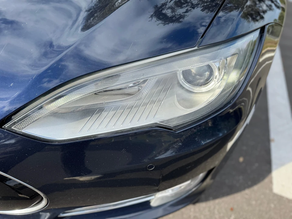 2015 Tesla Model S - Image 10 of 31
