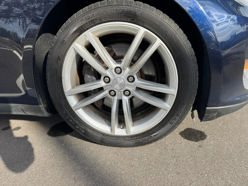2015 Tesla Model S - Image 22 of 31