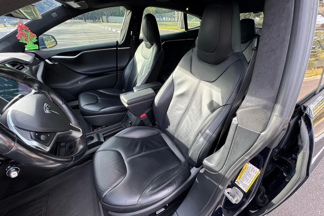 2015 Tesla Model S - Image 24 of 31