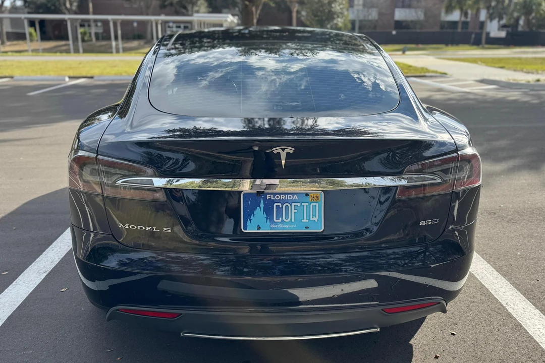 2015 Tesla Model S - Image 5 of 31