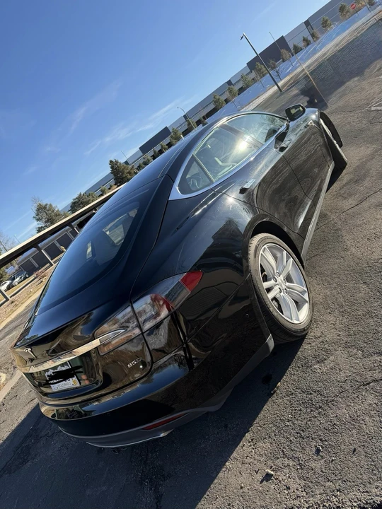 2015 Tesla Model S - Image 10 of 12