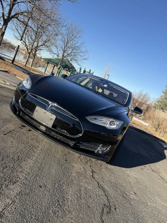 2015 Tesla Model S - Image 11 of 12