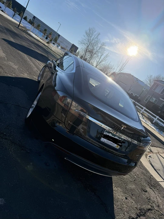 2015 Tesla Model S - Image 9 of 12