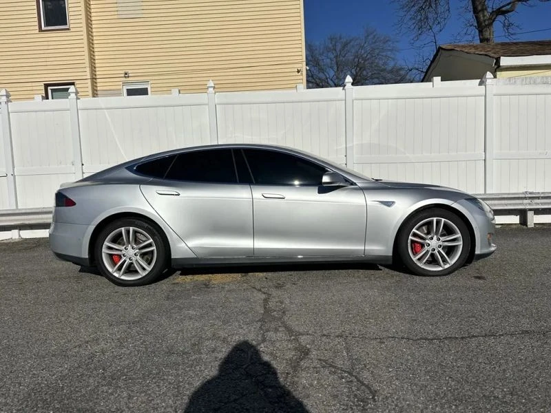 2015 Tesla Model S - Image 8 of 12
