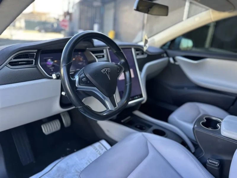 2015 Tesla Model S - Image 10 of 12