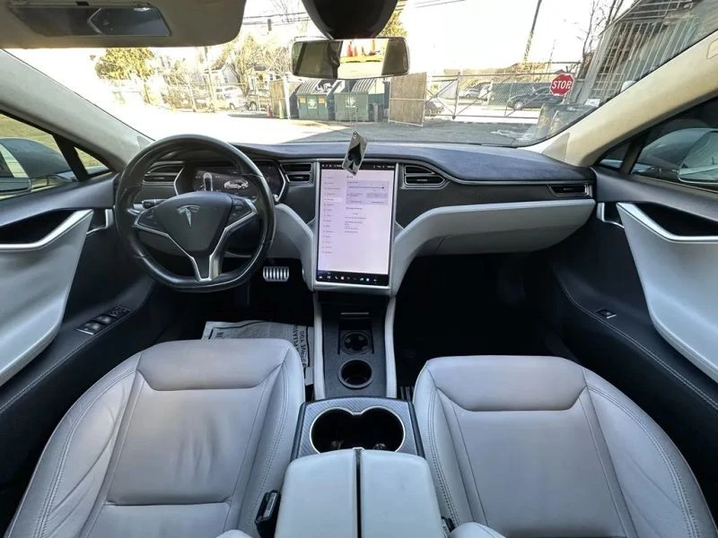 2015 Tesla Model S - Image 9 of 12