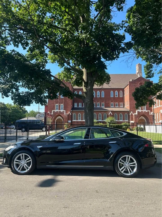 2015 Tesla Model S - Image 2 of 7