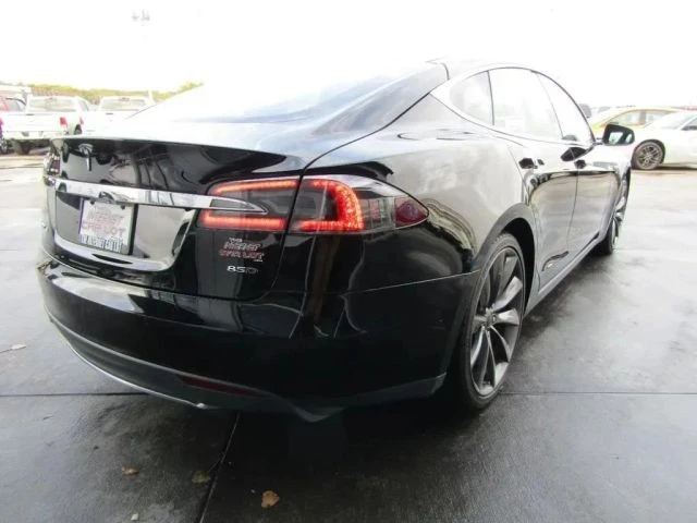2015 Tesla Model S - Image 7 of 12