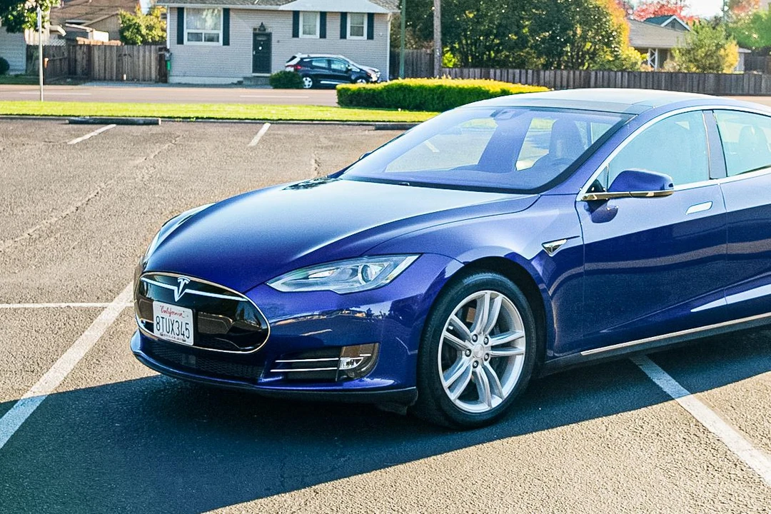 2015 Tesla Model S - Image 29 of 31
