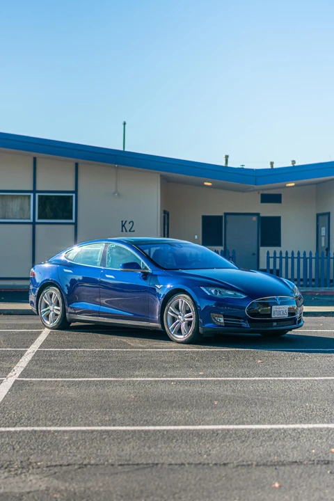 2015 Tesla Model S - Image 21 of 31
