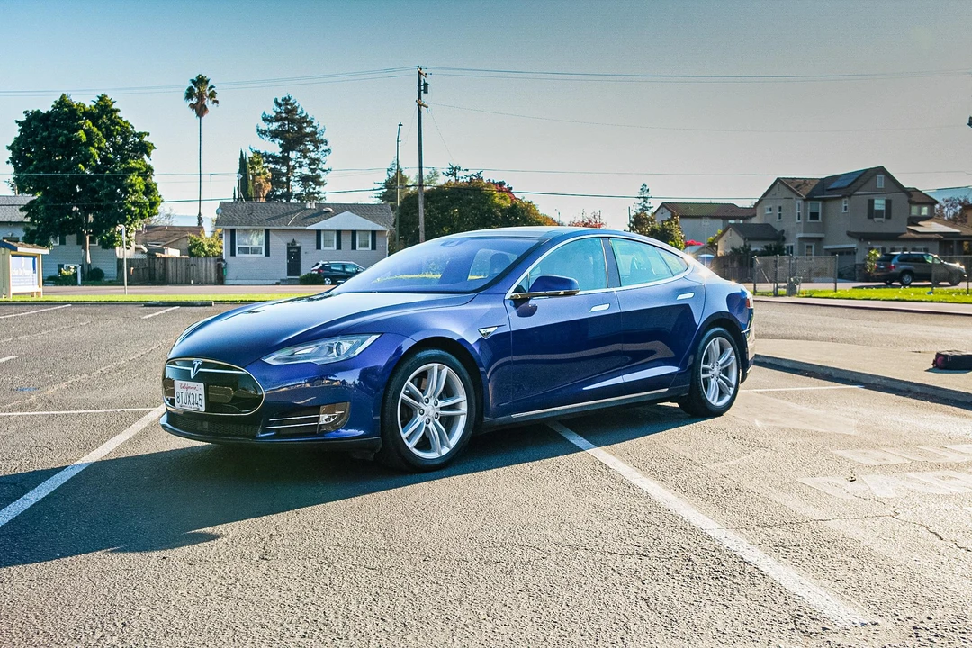 2015 Tesla Model S - Image 12 of 31