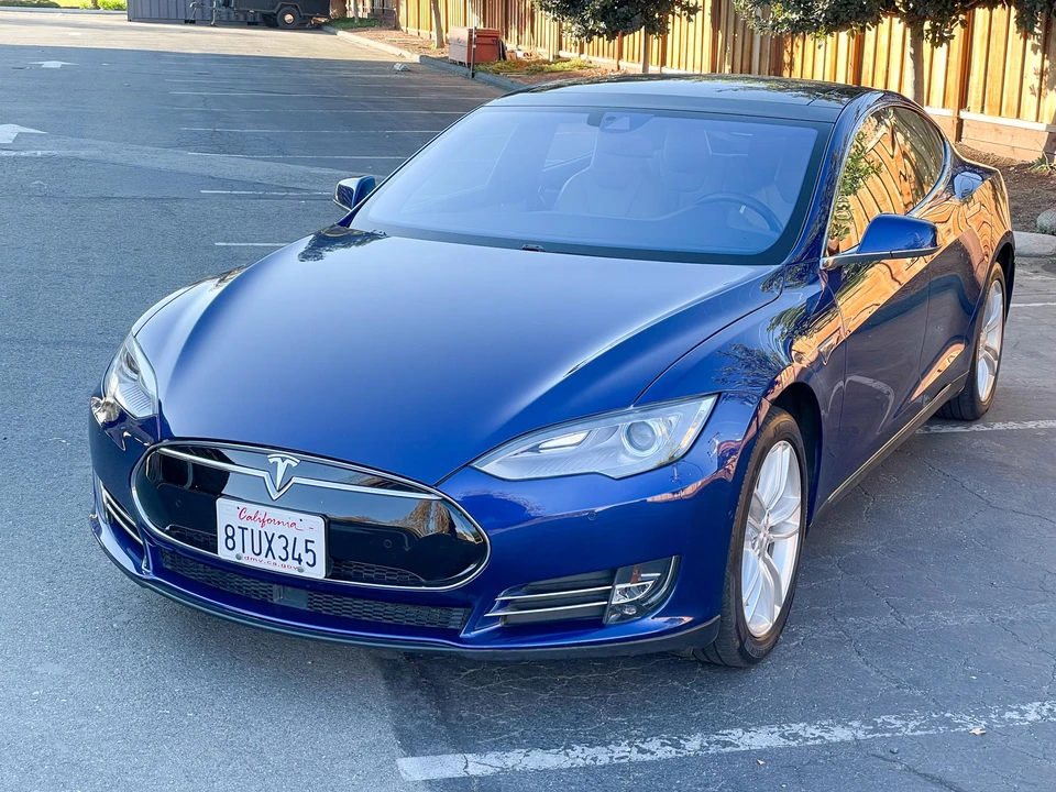 2015 Tesla Model S - Image 11 of 31