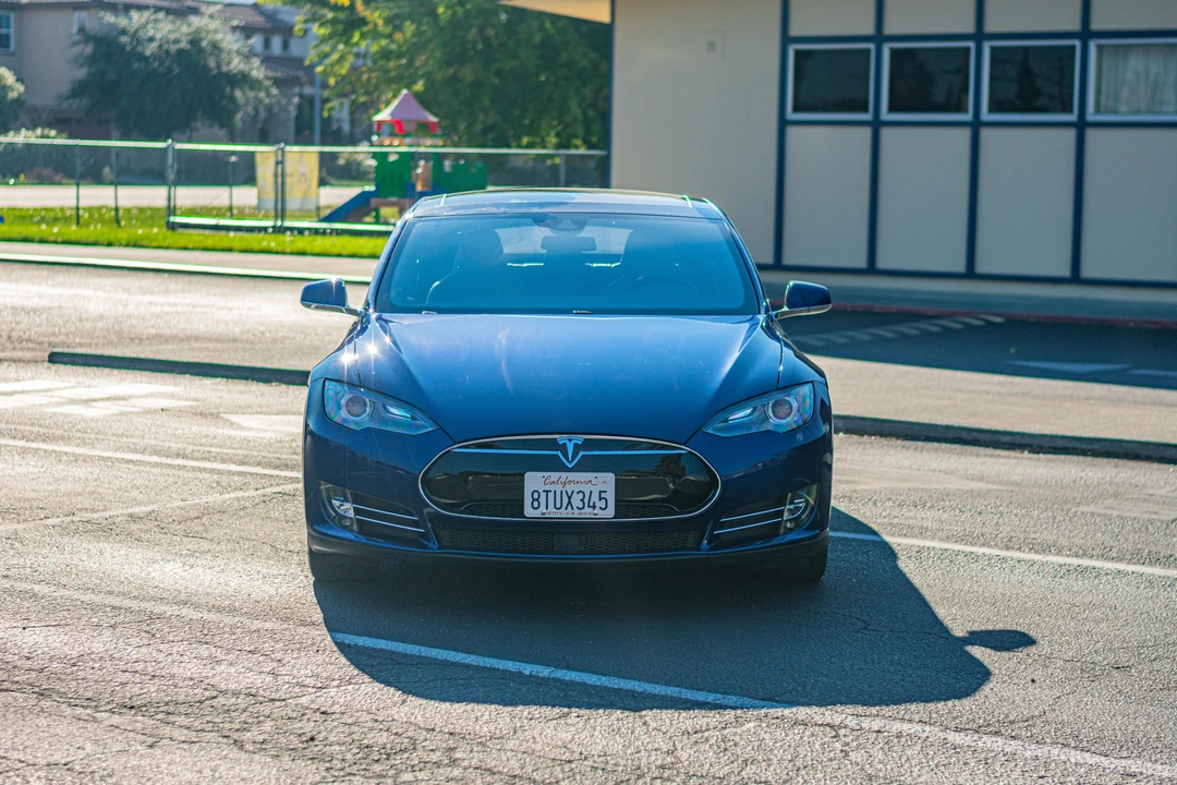 2015 Tesla Model S - Image 6 of 31