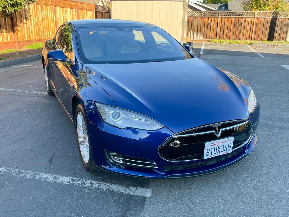 2015 Tesla Model S - Image 24 of 31
