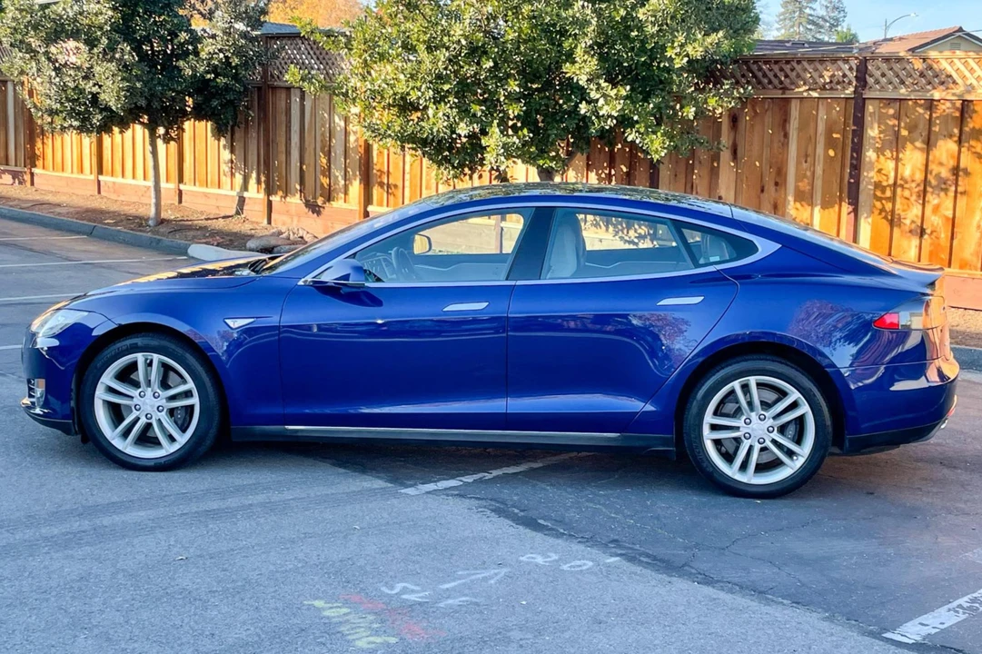 2015 Tesla Model S - Image 3 of 31