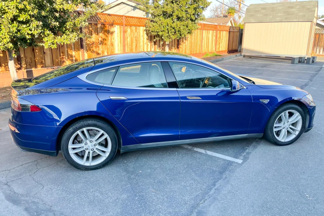 2015 Tesla Model S - Image 4 of 31
