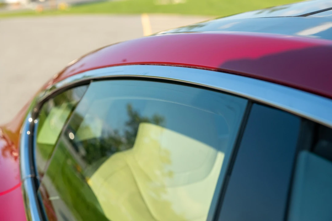 2015 Tesla Model S - Image 18 of 31