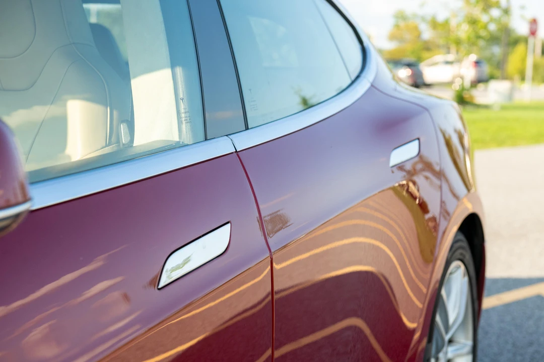2015 Tesla Model S - Image 22 of 31