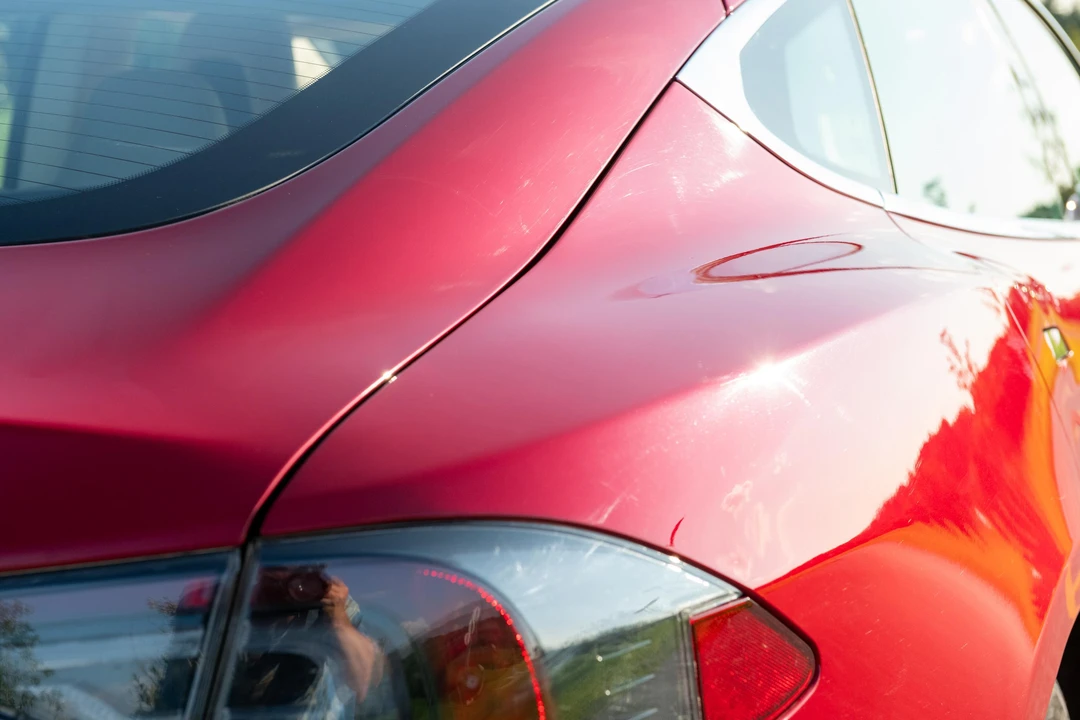 2015 Tesla Model S - Image 30 of 31