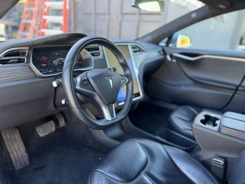 2015 Tesla Model S - Image 8 of 12