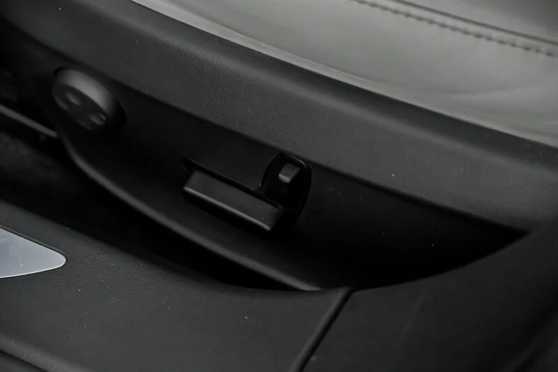 2015 Tesla Model S - Image 21 of 21