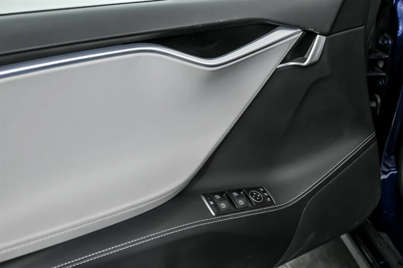 2015 Tesla Model S - Image 15 of 21