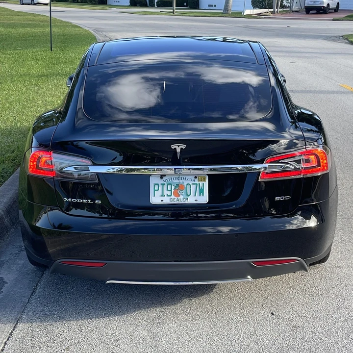 2015 Tesla Model S - Image 10 of 12