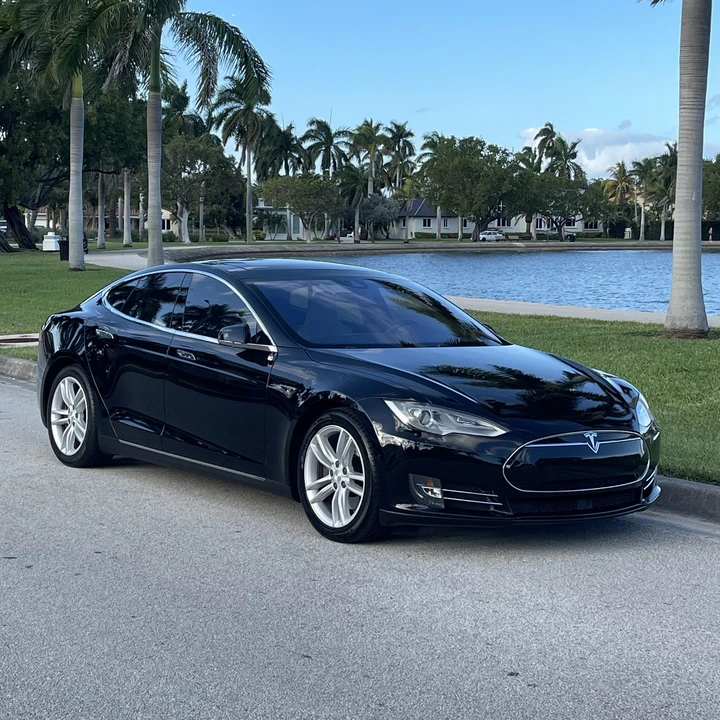 2015 Tesla Model S - Image 2 of 12