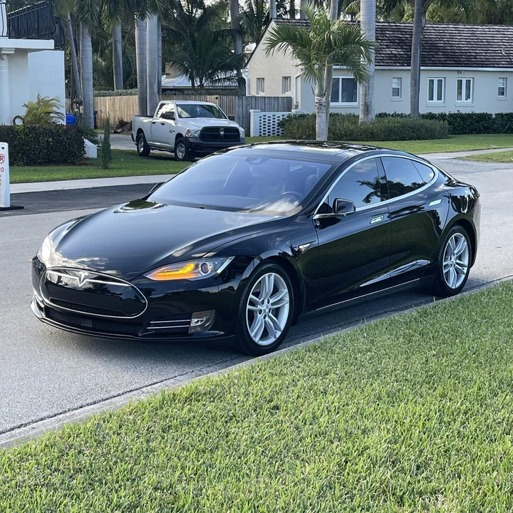 2015 Tesla Model S - Image 6 of 12