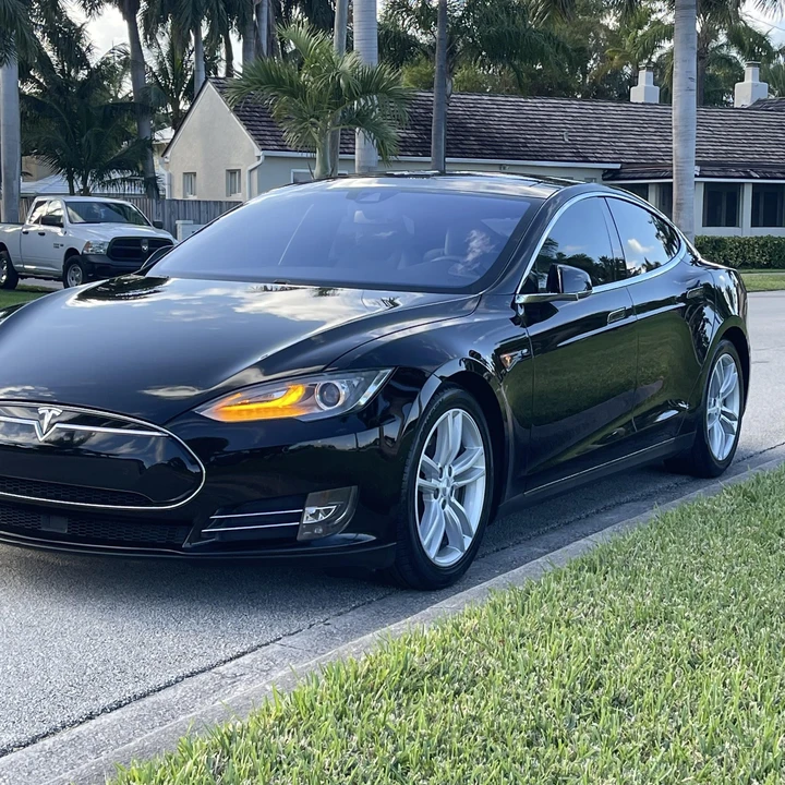 2015 Tesla Model S - Image 5 of 12