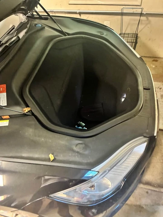 2015 Tesla Model S - Image 5 of 10