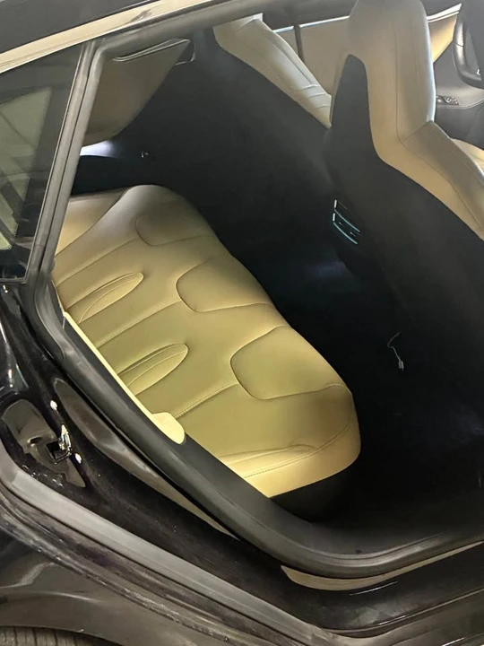 2015 Tesla Model S - Image 8 of 10