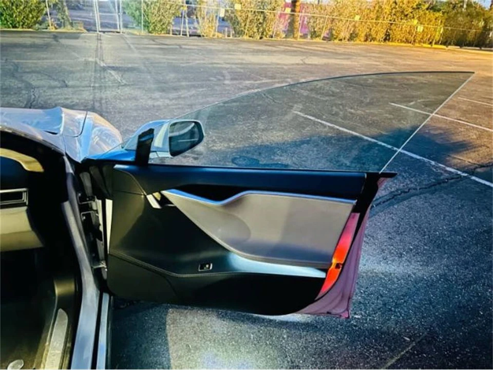 2015 Tesla Model S - Image 6 of 29
