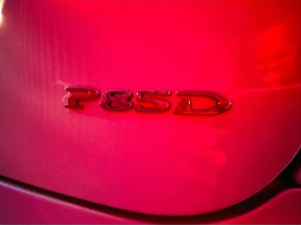 2015 Tesla Model S - Image 25 of 29
