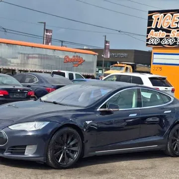 2015 Tesla Model S 85D