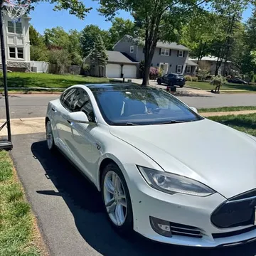 2015 Tesla Model S 85D