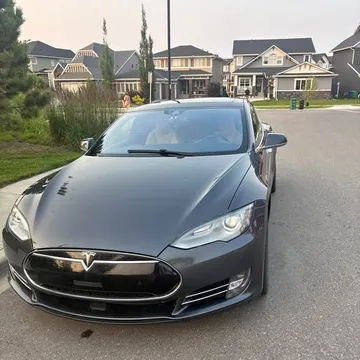 2015 Tesla Model S 90D