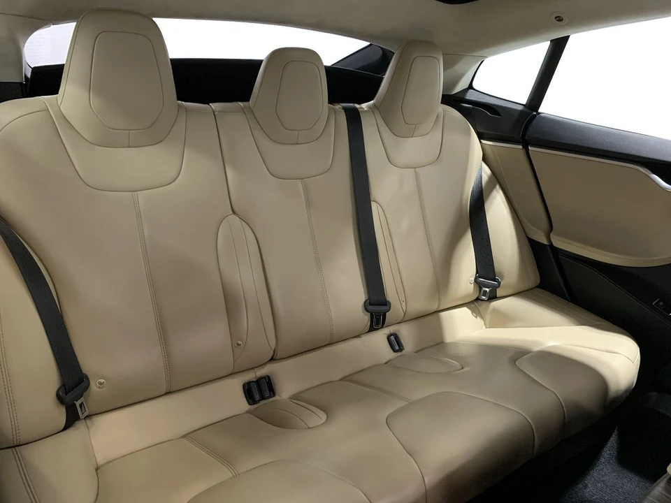 2015 Tesla Model S - Image 11 of 16