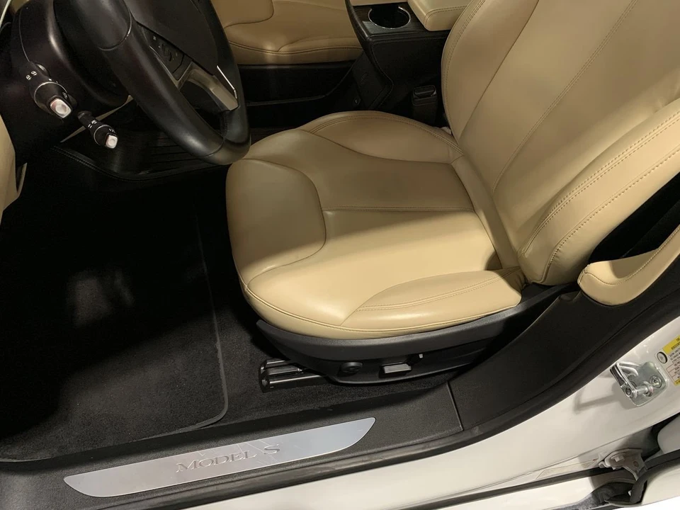 2015 Tesla Model S - Image 12 of 16