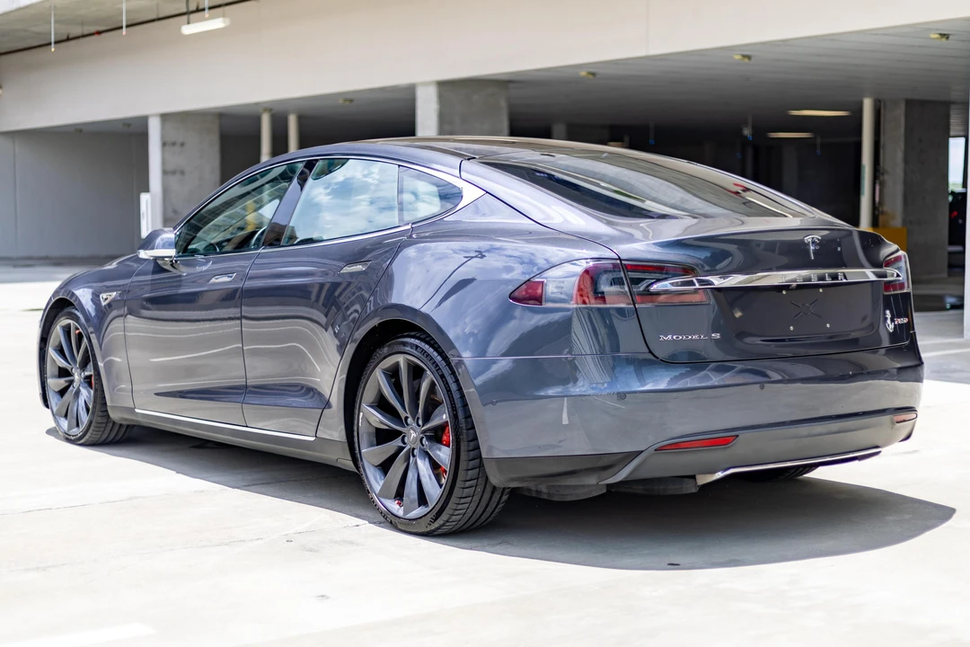 2015 Tesla Model S - Image 4 of 31