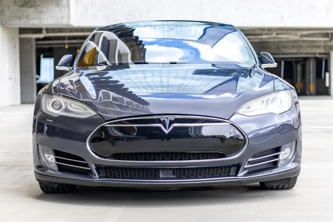 2015 Tesla Model S - Image 6 of 31